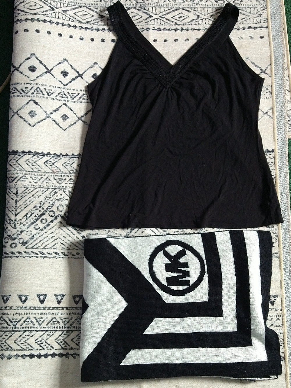 M.K Bundle Sale@Black V-Neck Tank Top +M.K Scarf